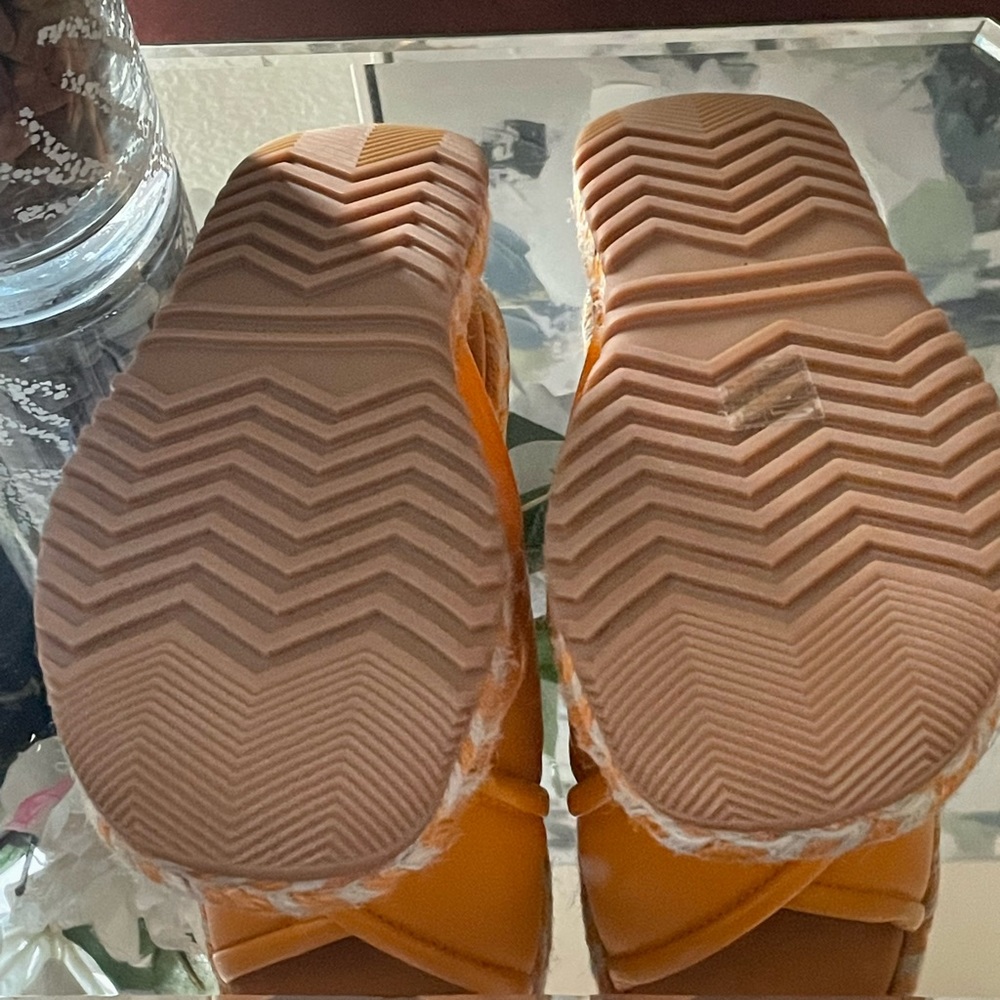 Tory Burch Crisscross Espadrille Slide Sandals | Quiet Luxury Resort Style | 7 - Picture 10 of 16